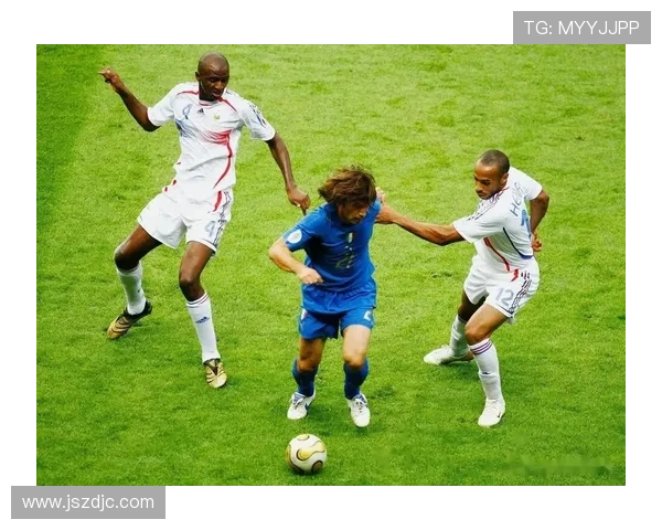 全球足球明星的传奇故事与他们对世界的影响力解析 全球足球明星的传奇故事与他们对世界的影响力解析