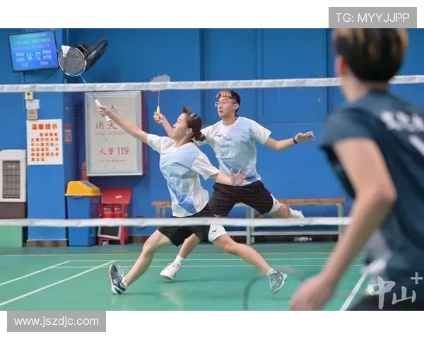 刘秀英独家分享羽毛球技巧与心得体会助你提升球技的秘密宝典 刘秀英独家分享羽毛球技巧与心得体会助你提升球技的秘密宝典