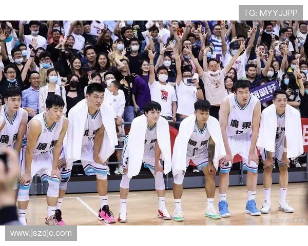 全运会回顾:深圳篮球队展现卓越团队协作精神与竞技风采 全运会回顾:深圳篮球队展现卓越团队协作精神与竞技风采