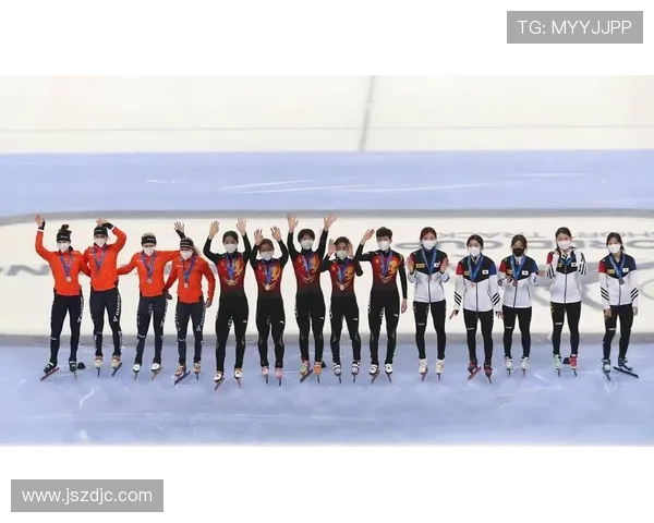 北京排球队在世界杯中的默契配合与战术分析展现团队实力 北京排球队在世界杯中的默契配合与战术分析展现团队实力