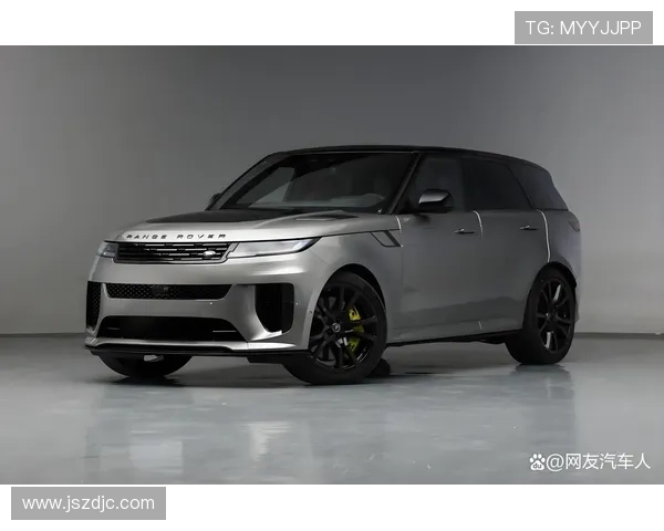 足球明星与路虎揽胜的完美结合展现豪华与运动的极致魅力 足球明星与路虎揽胜的完美结合展现豪华与运动的极致魅力