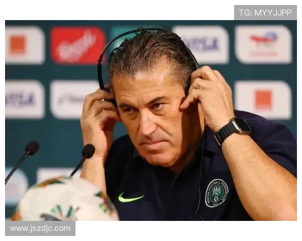 足球明星佛耶戈的传奇之路与对足球的热爱与奉献 足球明星佛耶戈的传奇之路与对足球的热爱与奉献