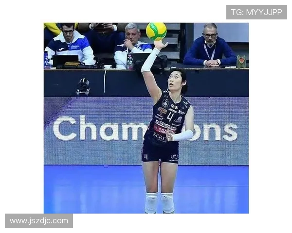 国外知名足球明星转战女排赛场展现全新运动魅力与风采